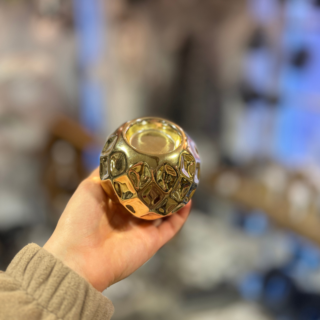 Goldener Kerzenhalter